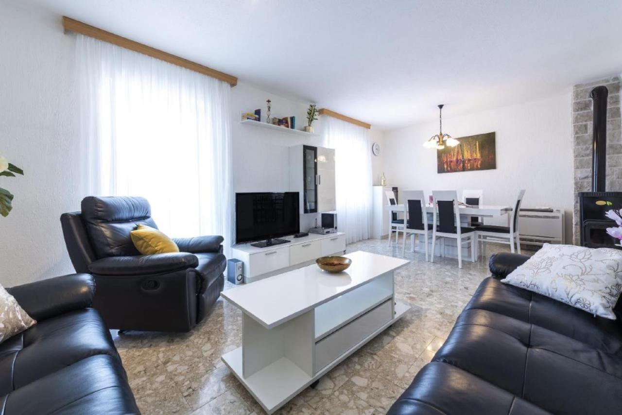 Holiday Home Swiss Кавтат Екстериор снимка