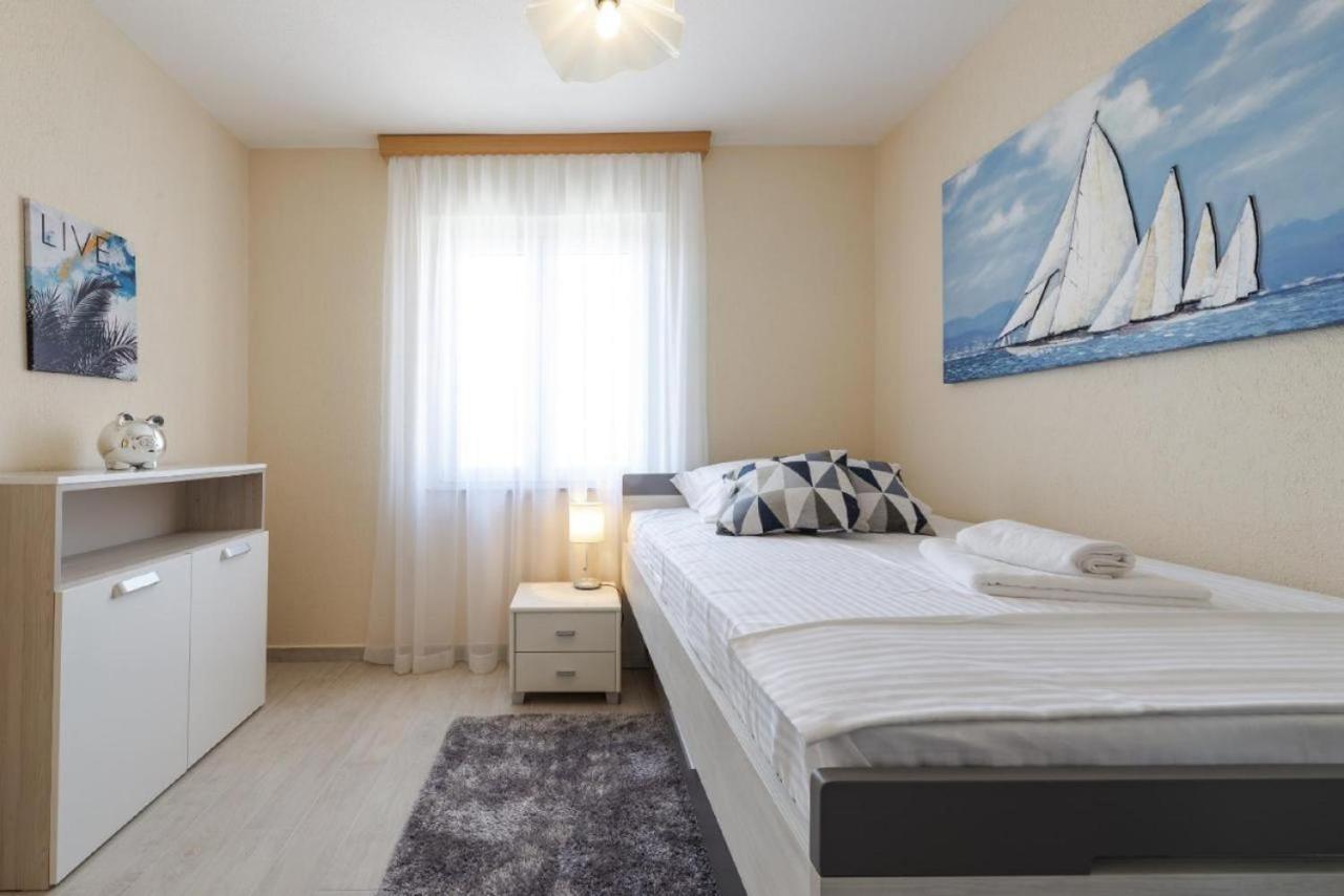 Holiday Home Swiss Кавтат Екстериор снимка