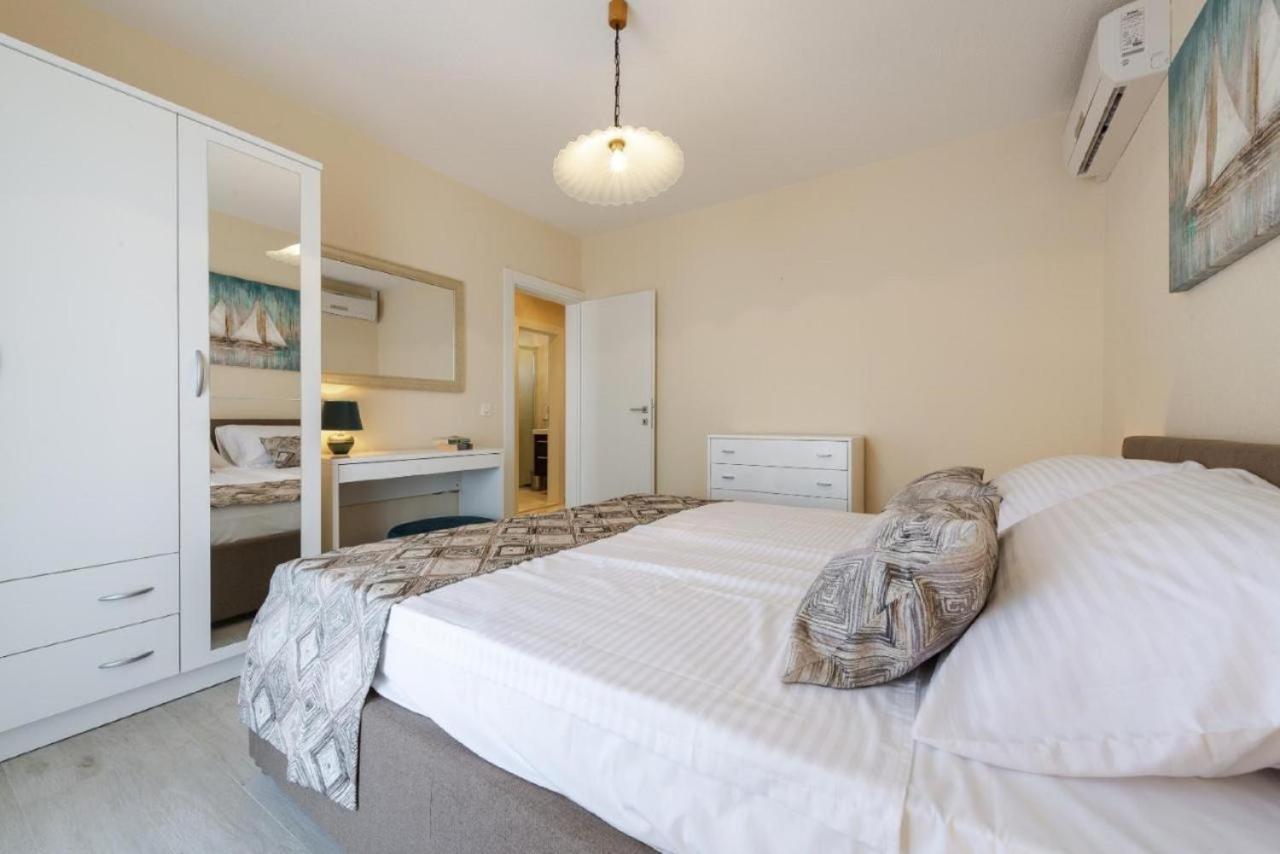 Holiday Home Swiss Кавтат Екстериор снимка