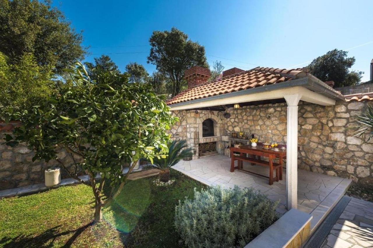 Holiday Home Swiss Кавтат Екстериор снимка