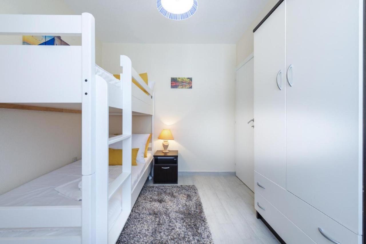 Holiday Home Swiss Кавтат Екстериор снимка