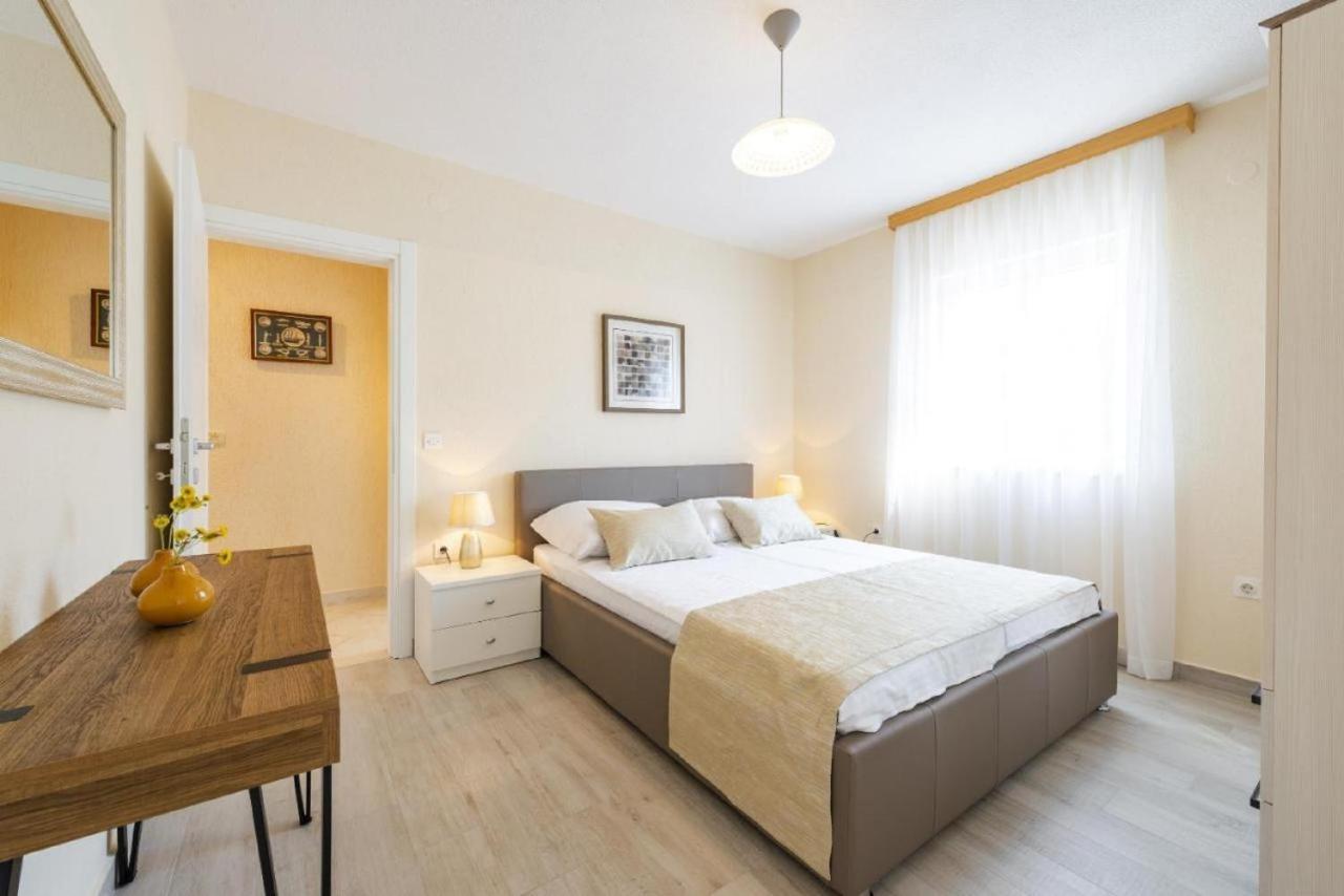 Holiday Home Swiss Кавтат Екстериор снимка
