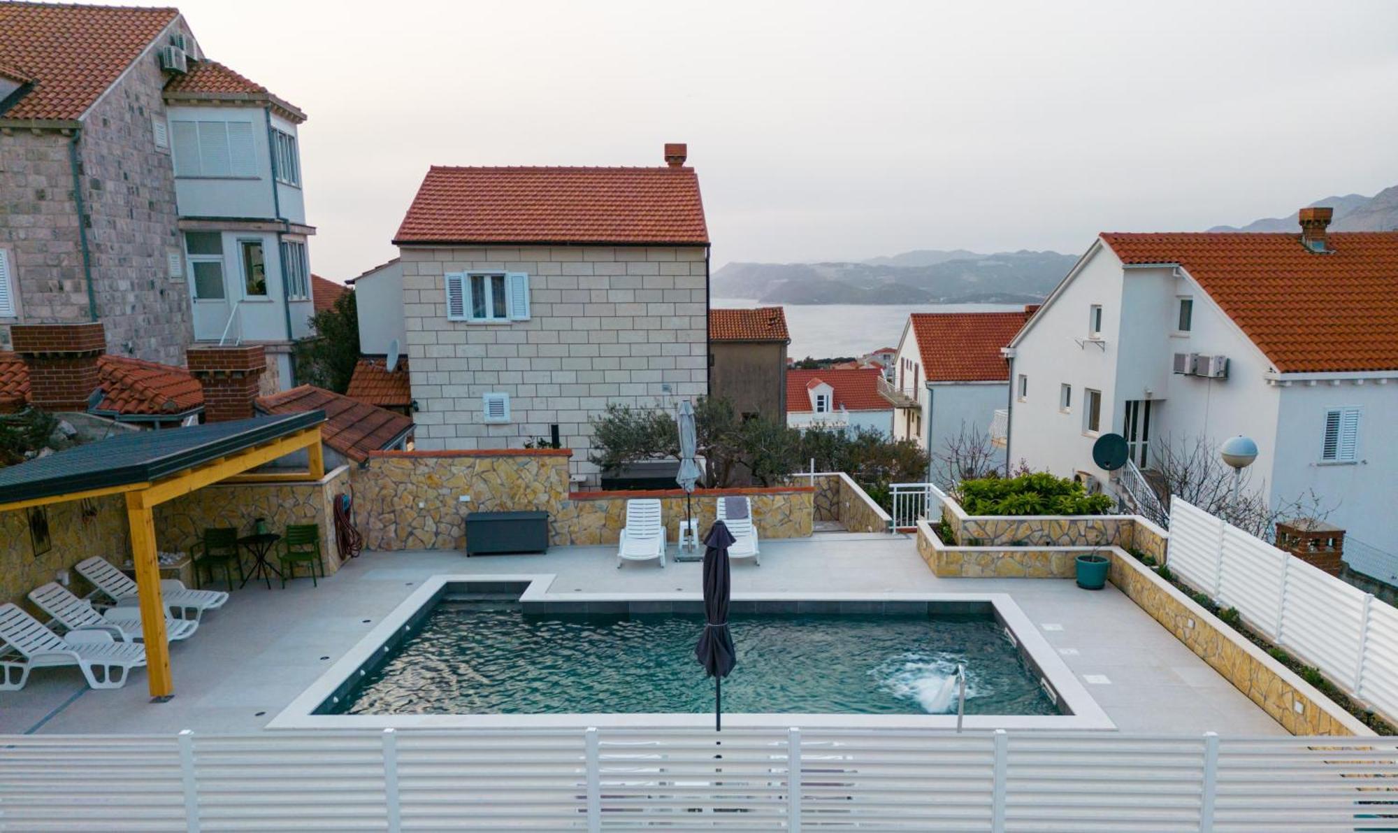 Holiday Home Swiss Кавтат Екстериор снимка