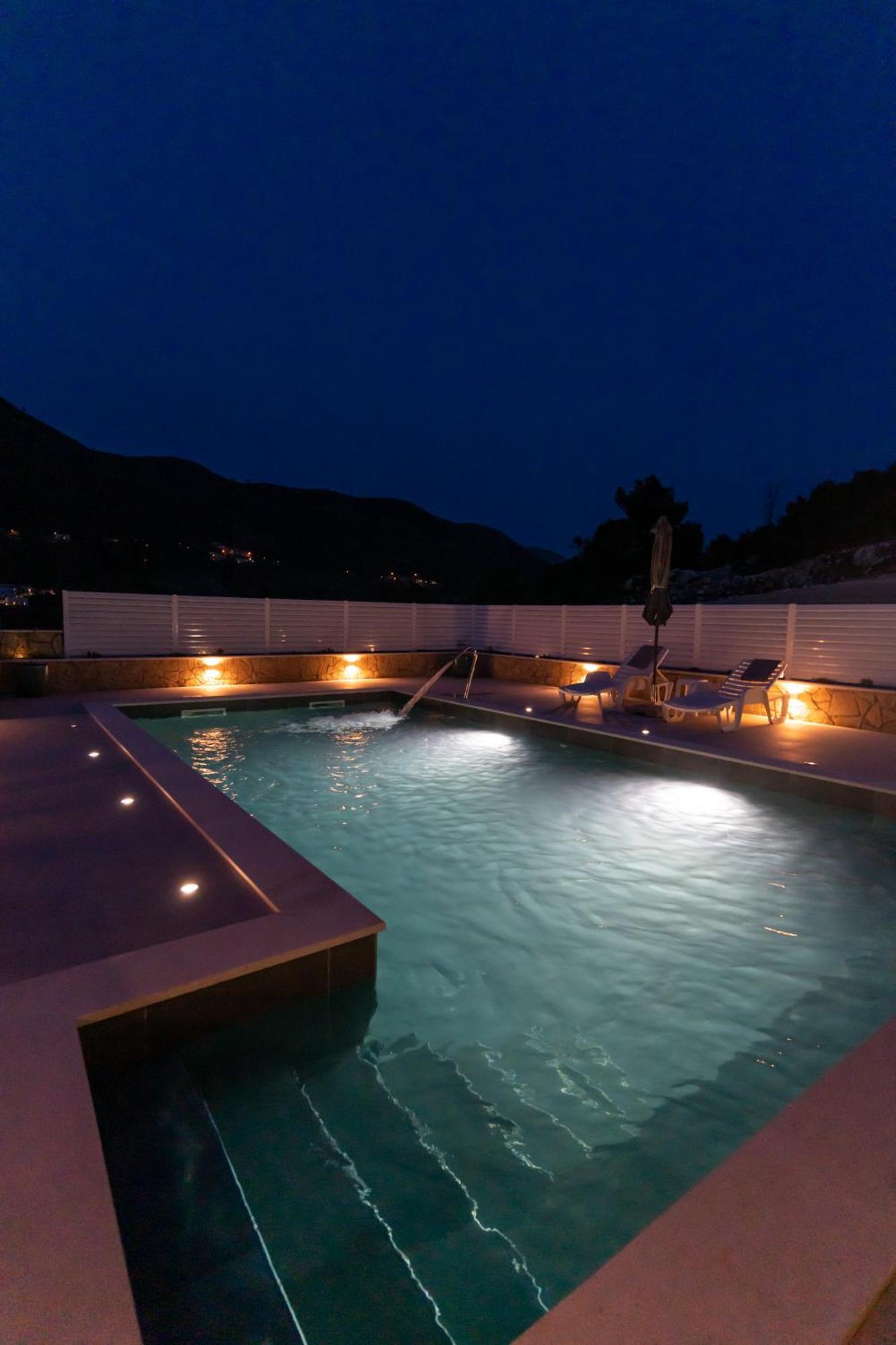 Holiday Home Swiss Кавтат Екстериор снимка