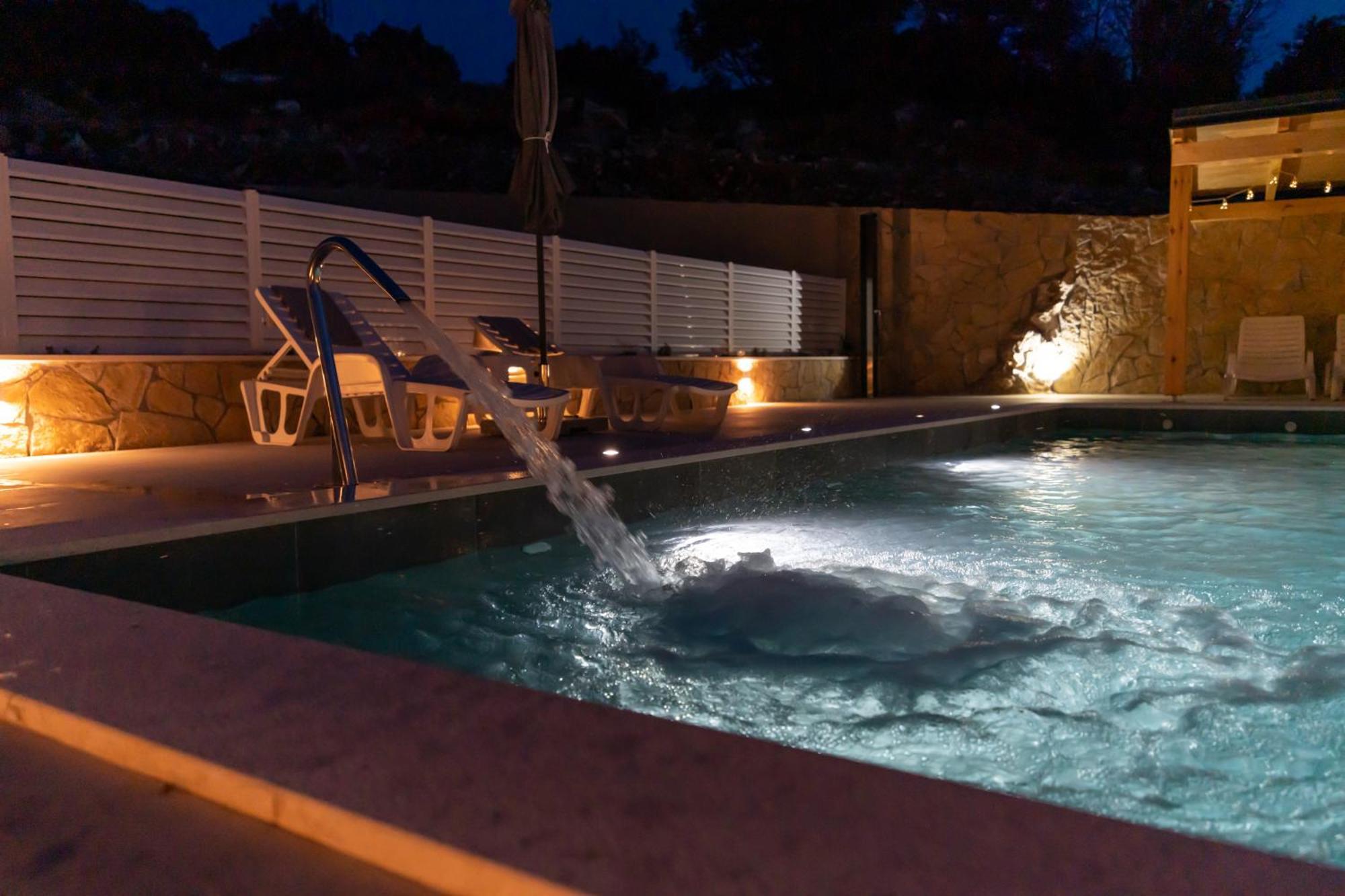 Holiday Home Swiss Кавтат Екстериор снимка