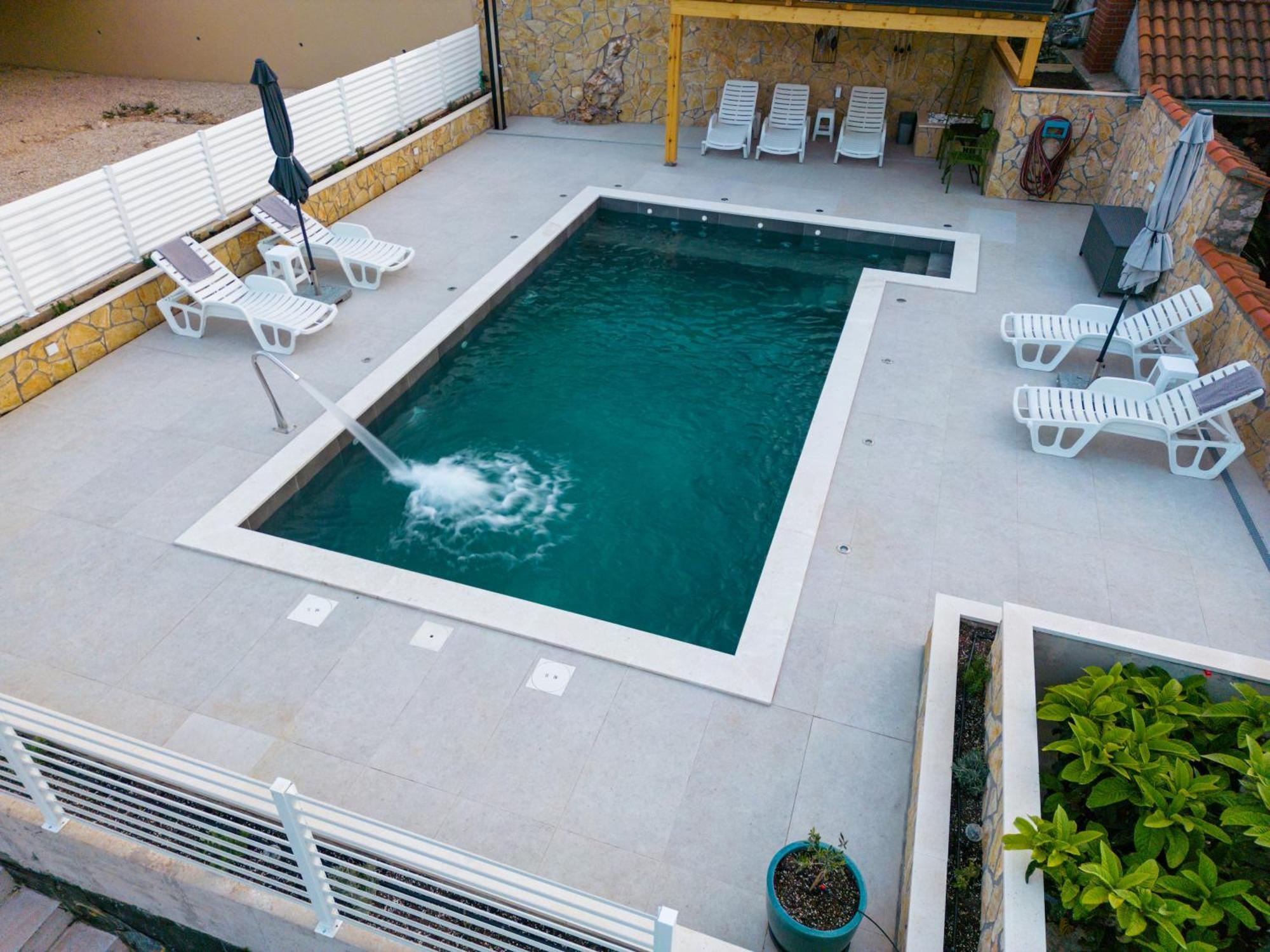Holiday Home Swiss Кавтат Екстериор снимка